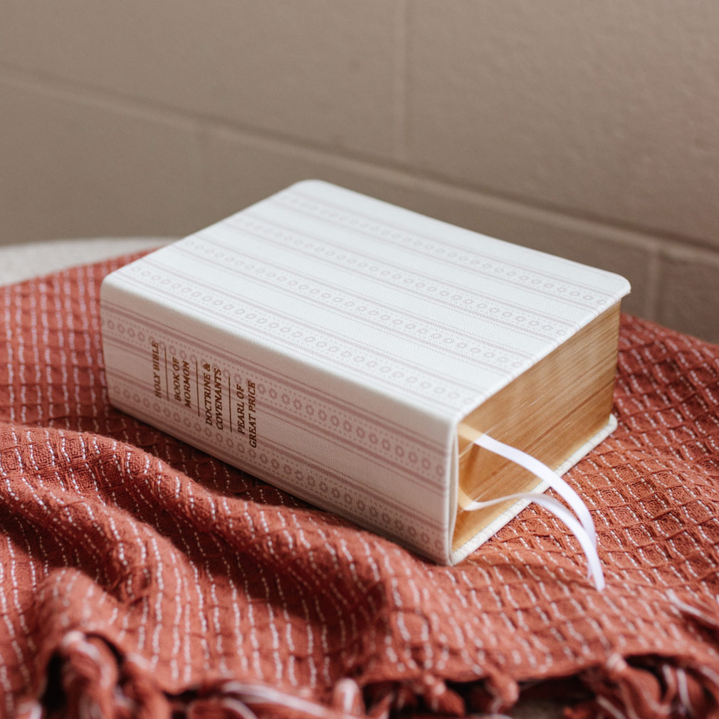 Hand-Bound Genuine Leather Quad - Petal Ribbon - LDP-HB-RQ-PTR