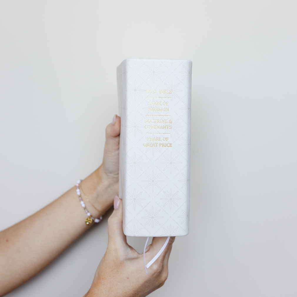 Hand-Bound Genuine Leather Quad - Geo Floral - LDP-HB-PRQ-WHT-GFL