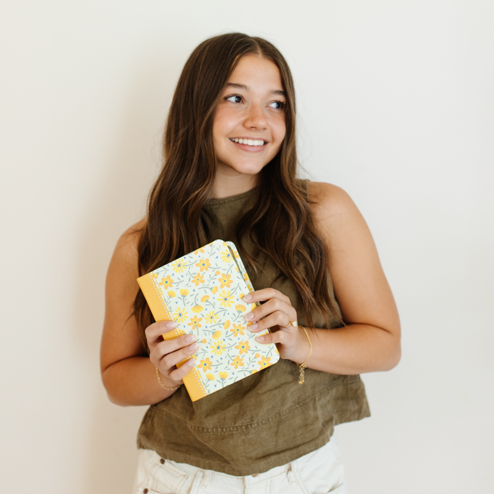 Hand-Bound Genuine Leather Quad - Buttercup Bouquet - LDP-HB-PRQ-WHT-BUB